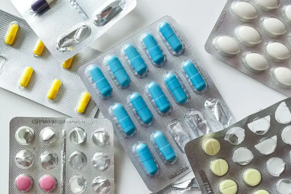 Blister con compresse e capsule di vario tipo